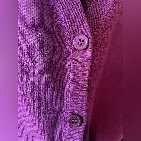 NWT Isaac Mizrahi Live Purple Peplum 3/4 Sleeve V-Neck Buttoned Cardigan… - Picture 3 of 6